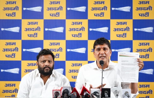 ایم سی ڈی اسٹینڈنگ کمیٹی کی چیئرپرسن نے کھولی پولس، بی جے پی حکومت میں پولیس کی ملی بھگت سے غیر قانونی شراب فروخت ہو رہی ہے:سوربھ بھاردواج