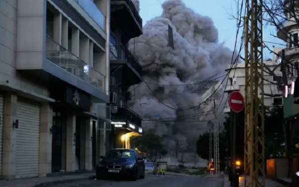 ایران کا جنگ جاری رکھنے کا عزم، شیراز اور بندر عباس دھماکوں سے لرز اٹھے ایران کا جنگ جاری رکھنے کا عزم، شیراز اور بندر عباس دھماکوں سے لرز اٹھے