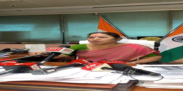 آپ مفاد عامہ سے جڑے سنگین مسائل پر سیاست کر رہی ہے: ستیہ شرما