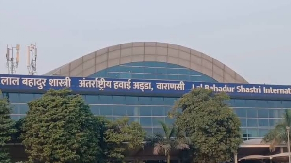 وارانسی ہوائی اڈے پر غیر ملکی مسافر کے بیگ سے باراسنگھا ہرن کا سینگ برآمد، مسافر سے پوچھ گچھ