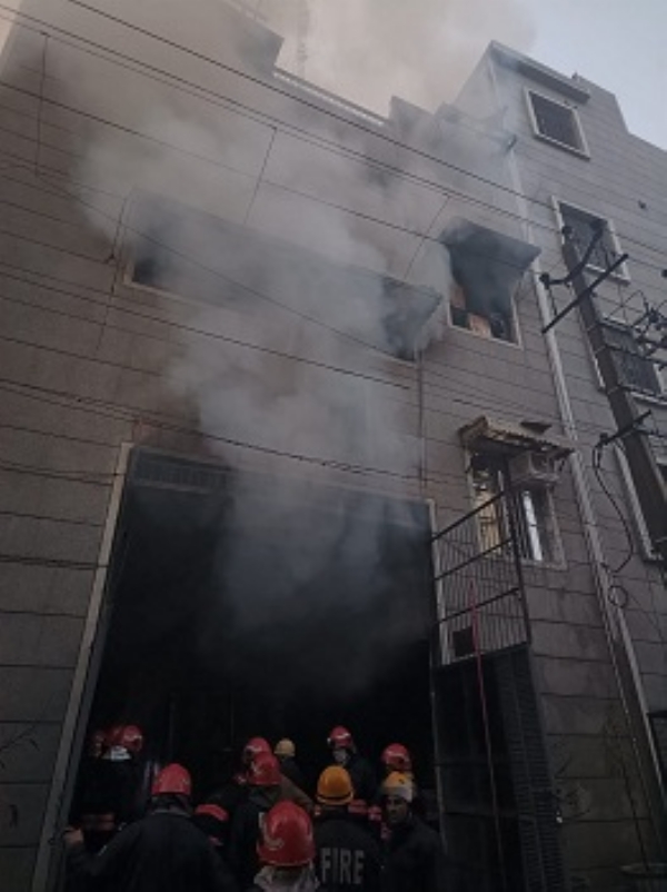 Fire-at-Plywood-Warehouse-in-B