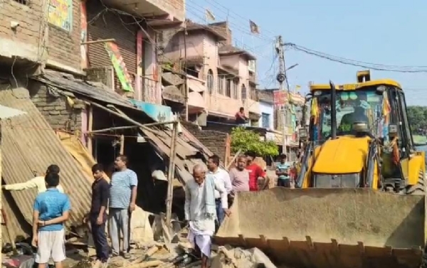 بھاگلپور میں تجاوزات کے خلاف چلا بلڈوزر