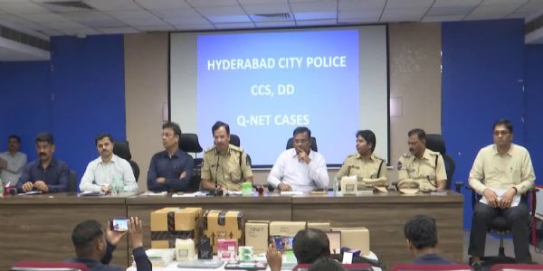 حیدرآباد میں کیو نیٹ ریکیٹ کا پردہ فاش: 11 خواتین سمیت 32 افراد گرفتار۔ کروڑوں کا فراڈ بے نقاب