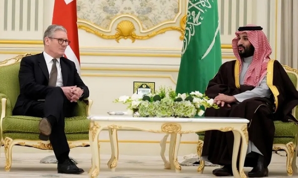 برطانیہ کے وزیرِ اعظم اسٹارمر کی سعودی عرب پر ایران کے حملوں کی مذمت