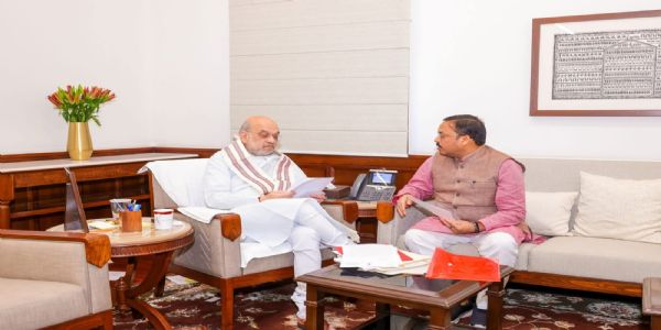 مختلف مطالبات کے ساتھ والمیکی نگر ایم پی کی وزیر داخلہ سے ملاقات