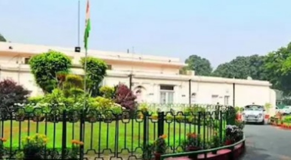 کانگریس اور انڈین یوتھ کانگریس کو اپنے دفاتر خالی کرنے کے نوٹس جاری کیے