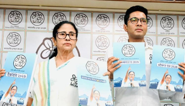 وزیر اعلیٰ ممتا بنرجی کا طیارہ طوفان کی وجہ سے عارضی رخنہ کے بعد کولکاتہ ایئر پورٹ پر محفوظ لینڈ کیا