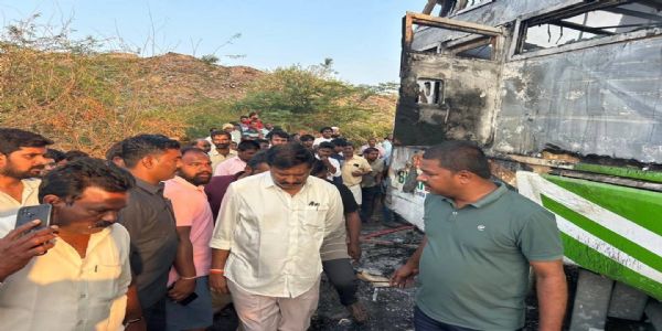 آندھرا پردیش میں سڑک حادثہ میں 14 ہلاک، 23 زخمی