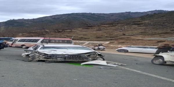 وسطی کشمیر میں دو گاڑیوں میں ٹکر ڈرائیور کی موت، 4 زخمی