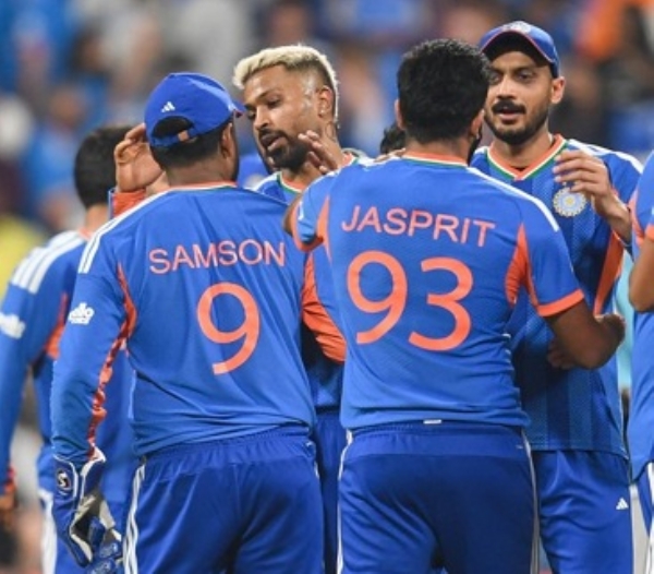 Sports-Cricket-Team-India-home-season