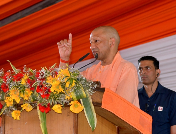 قطار میں لگنے کی ضرورت نہیں، گھروں تک پہنچائے جائیں گے گیس سیلنڈر