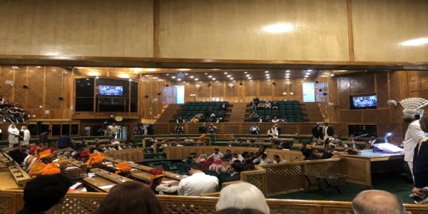 جموں و کشمیر اسمبلی کی کارروائی ہنگامہ آرائی کی نذر