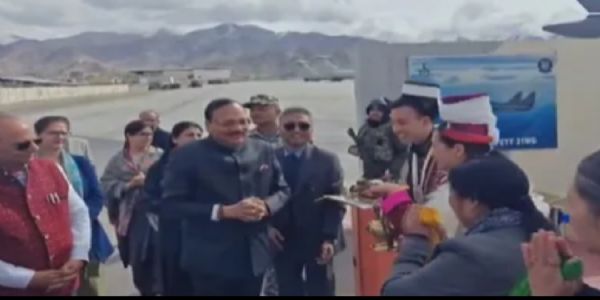 چیف جسٹس آف انڈیا کا لداخ میں والہانہ استقبال