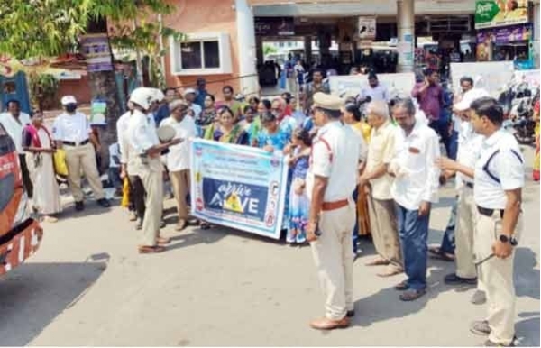 ٹریفک قوانین پر شعور بیداری پروگرام