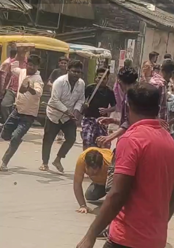 مغربی بنگال: الیکشن کمیشن نے باسنتی تشدد پر ڈی جی پی سے رپورٹ طلب کی مغربی بنگال: الیکشن کمیشن نے باسنتی تشدد پر ڈی جی پی سے رپورٹ طلب کی