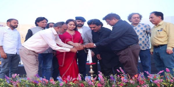 اردو اکادمی، دہلی کی جانب سے دہلی کے سینٹرل پارک میں ”س?ر سنگم“ کا شاندار ا?غاز، مشاعرہ، غزل گائیکی اور قوالی کی دلنشیں محفلیں