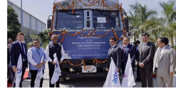 اڈانی ڈیفنس اینڈ ایرو اسپیس نے دیسی ’پرہار‘ ایل ایم جی کو فوج کے حوالے کیا