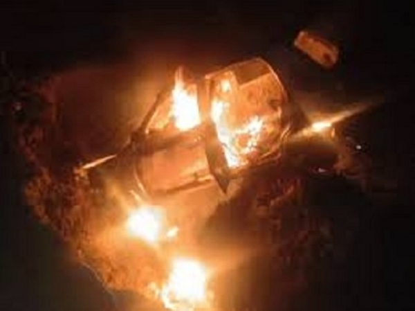 حادثے کے بعد لگی آگ کا منظر