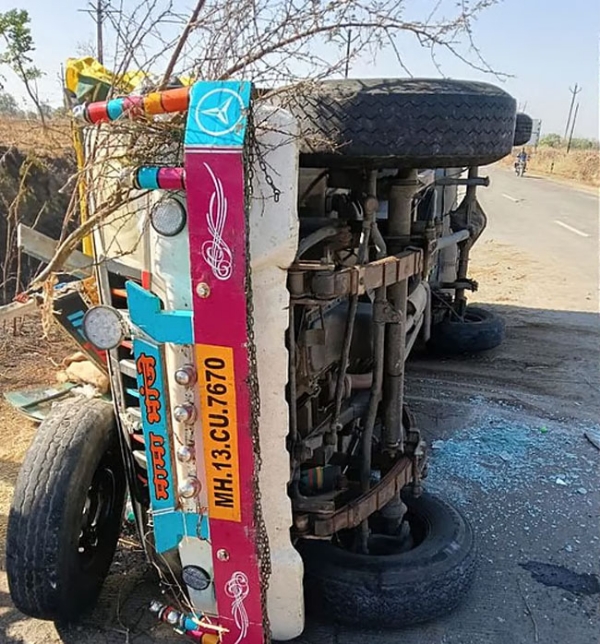 Accident Maha Buldhana Pickup Overturn