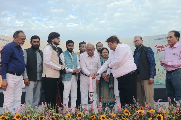 اردو اکادمی دہلی کے زیرِ اہتمام ’سیر سنگم‘ کے دوسرے دن ملک کے نمائندہ شعرا اور فنکاروں نے سامعین کو مسحور کیا