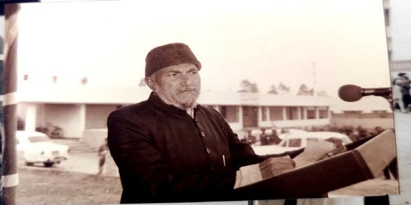 بانی بنات ماڈل اسکول (گیا) ناصر الدین خان کے نام پر ڈاک ٹکٹ کا اجرائ