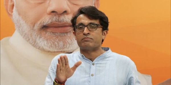 بی جے پی نے ’ٹکٹ کے بدلے نوٹ ‘معاملے پر کانگریس پربولاحملہ ، کہا کہ گاندھی-واڈرا سب سے بدعنوان خاندان