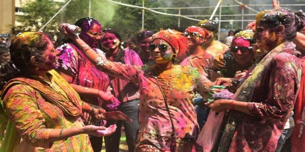 حیدرآباد سمیت تلنگانہ بھر میں رنگوں کا جشن، پولیس کی خصوصی ہدایات جاری