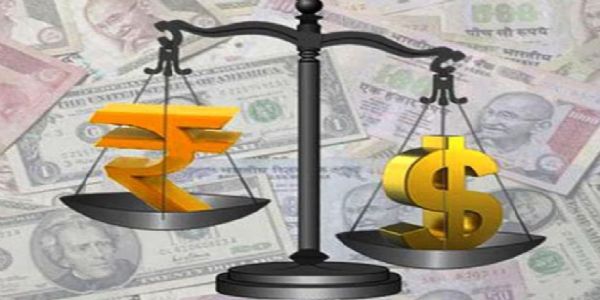 روپیہ ڈالر کے مقابلے میں ایک نئی گراوٹ کے ساتھ اب تک کی کم ترین سطح پر آگیا، گر کر 95.22 پر آگیا۔