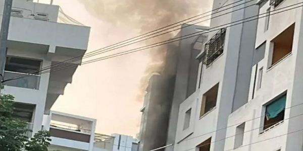 حیدرآباد گیٹیڈ کمیونٹی علاقہ میں واشنگ مشین سے شارٹ سرکٹ کے بعد لگی آگ