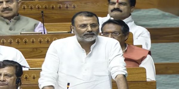 کانگریس نے بائیں بازو کے نظریے کی حمایت کرتے ہوئے نکسل ازم کو پھیلانے کی اجازت دی: نشی کانت دوبے