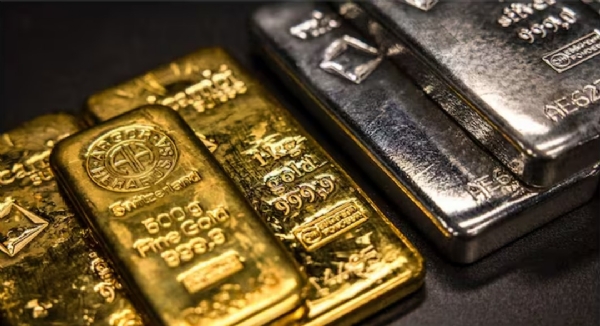 صرافہ مارکیٹ میں سونے کی قیمتوں میں اضافہ، چاندی کی قیمت برقرار