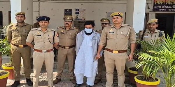 وزیر اعلی یوگی کی ماں کے خلاف نازیبا زبان استعمال کرنے پر بہار سے مولانا چترویدی گرفتار