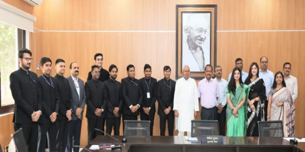 وزیر اعلیٰ سے بہار کیڈر 2024 بیچ کے ٹرینی آئی اے ایس افسران نے ملاقات کی