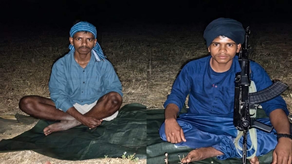 چھتیس گڑھ کے کانکیر میں دو نکسلیوں نے اے کے 47 کے ساتھ خودسپردگی کی