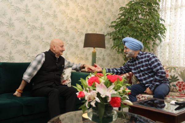 انوپم انوپم