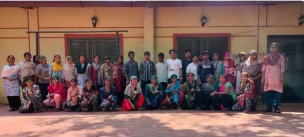 ہتھیار ڈالنے والے سابق نکسلی لیڈر بھوپتی نے بحالی مرکز میں ہولی منائی