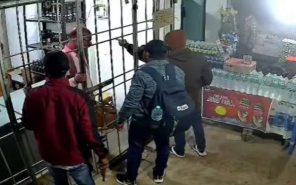 JH-CRIMINALS-OPENED-FIRE-LIQUOR-SHOP JH-CRIMINALS-OPENED-FIRE-LIQUOR-SHOP