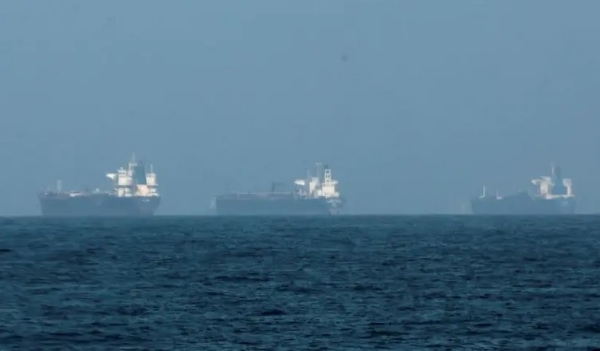 آبنائے ہرمز میں 10 آئل ٹینکروں کو نقصان پہنچا: پاسدارانِ انقلاب
