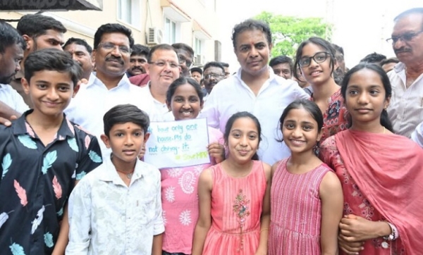 موسی ندی کی صفائی کے نام پر مکانات کا انہدام ۔ پدیاترا میں کے ٹی آر کی مزمت