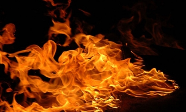 کاٹے دھن علاقہ کے پلائی ووڈ گودام میں خوفناک آگ