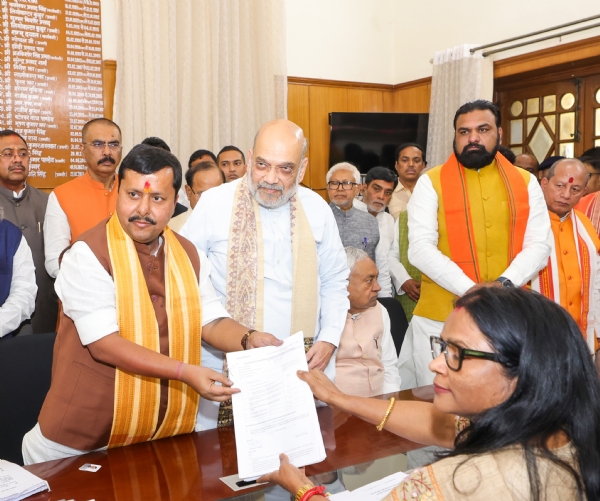 نتن نوین نے راجیہ سبھا کے لیے اپنا پرچہ نامزدگی داخل کیا