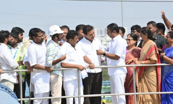 موسیٰ ندی کے متاثرین سے کے ٹی آر کی ملاقات