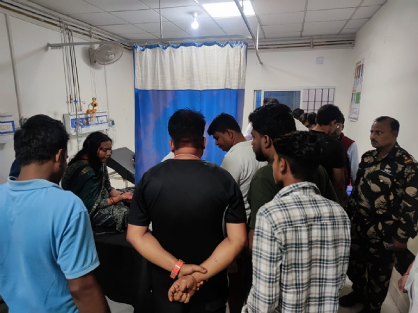 سیوان میں ڈاکٹر جوڑے پر حملہ، پتھراؤ کے آدھے گھنٹے بعد بھی نہیں پہنچی پولیس