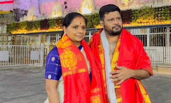 کویتا نے تروملا میں پوجا کی ،ایک نئی سیاسی پارٹی بنانے کا دیا اشارہ