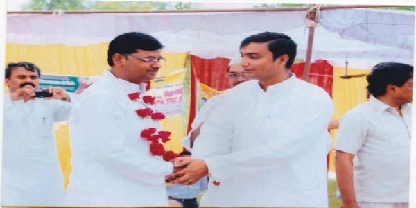 یو پی ایس سی میں کامیاب 52 مسلم امیدواروں کو مبارکباد، تعلیم پر توجہ وقت کی اہم ضرورت: محمد رحمت انصاری