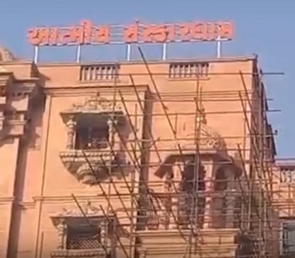 girls-dead-swaminarayan-temple