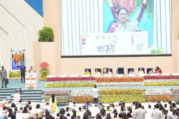 خواتین قوم کی تعمیر میں ایک مضبوط قوت بن کر ابھر رہی ہیں: ریکھا گپتا