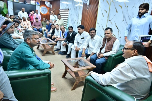 نائب وزیر اعلیٰ برجیش پاٹھک کی اعلیٰ ذات کے ’سورن مورچہ‘کو یقین دہانی، یو جی سی کے معاملے پر دہلی کی قیادت سے بات کریں گے