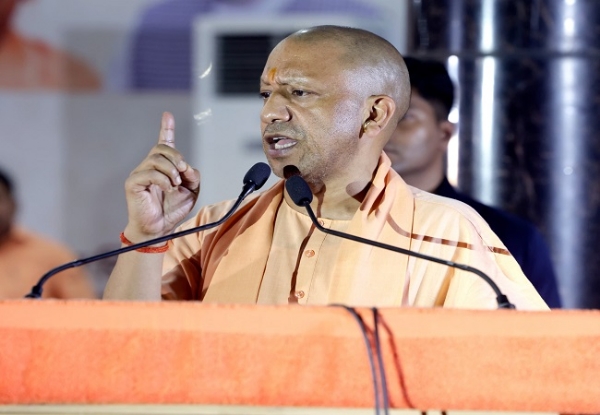 وزیر اعلیٰ یوگی نے غیر موسمی بارش سے پریشان کسانوں کی حالت زار کے بارے میںلی جانکاری ، افسران کو ہدایات جاری