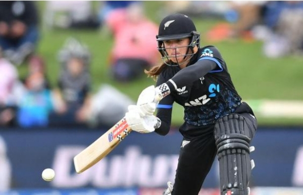 نیوزی لینڈ نے خواتین کے ون ڈے میں تاریخ رقم کر دی، جنوبی افریقہ کے خلاف اب تک کا سب سے بڑا ہدف حاصل کیا